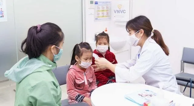 Dấu hiệu sau tiêm vắc-xin sởi – rubella và cách xử trí đúng
